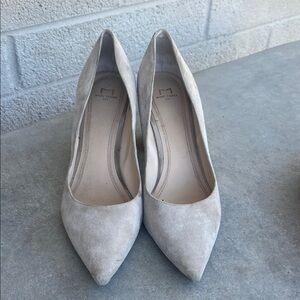 Marc Fisher Women's Light Tan/Gray Suede Heels